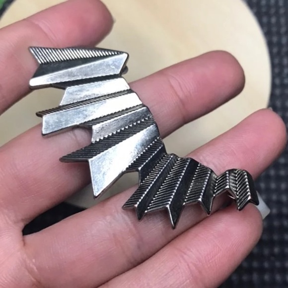🗜 Metalware Ear Cuff 🗜 - Picture 5 of 8